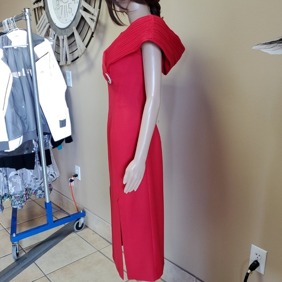 En Francais Red Off-the-shoulder Dress - Picture 3 of 8